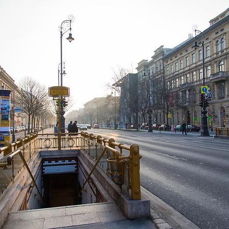 Home, Far Away From Home Budapeste Exterior foto