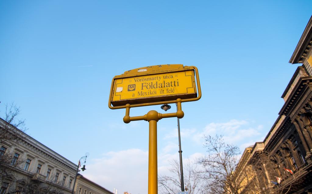 Home, Far Away From Home Budapeste Exterior foto