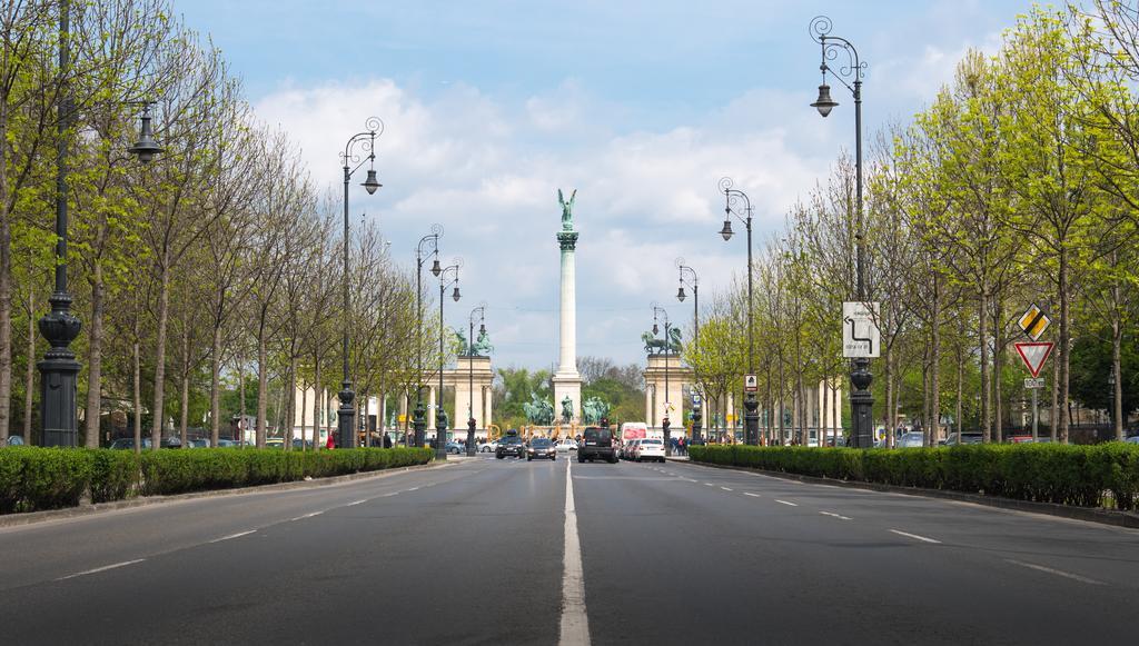 Home, Far Away From Home Budapeste Exterior foto